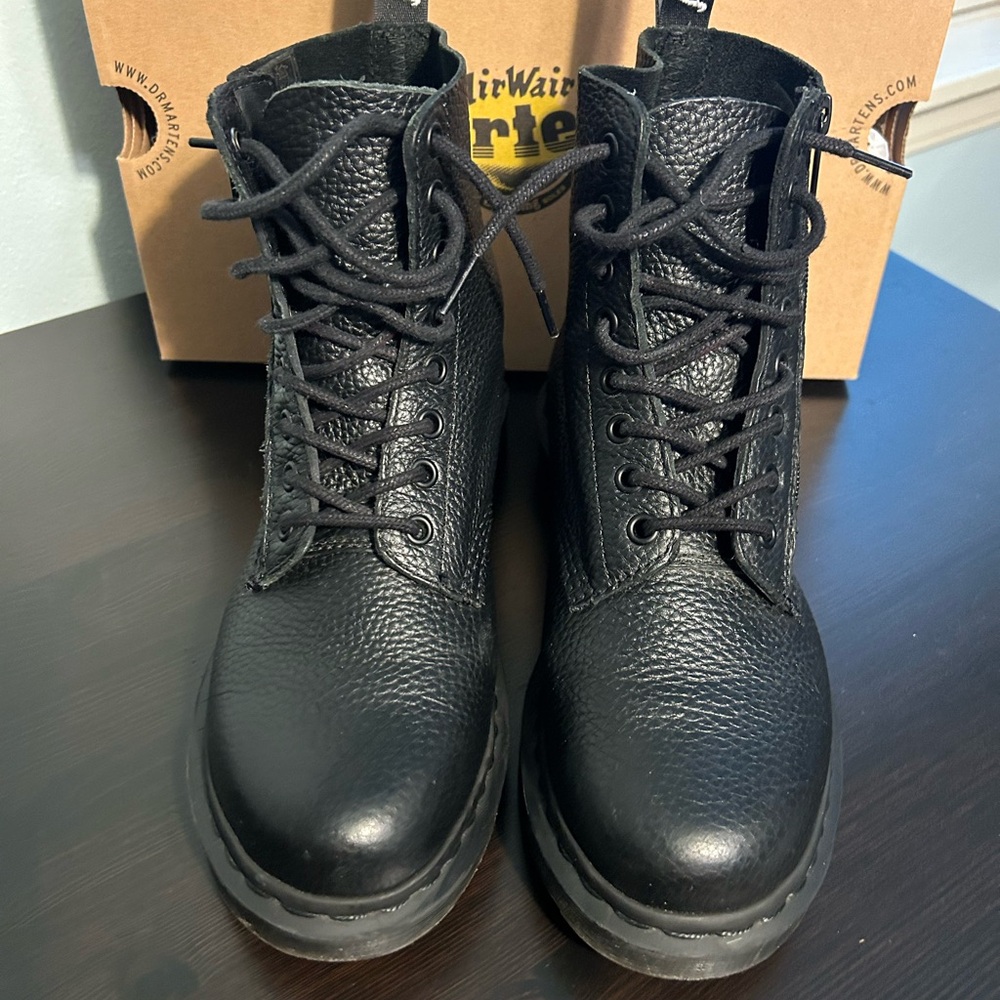 Dr Martens Aunt Sally’s all black